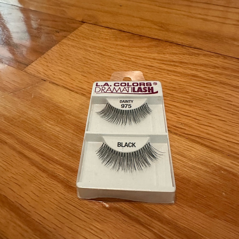 L.A. Colors Dramatilash black Dainty 975